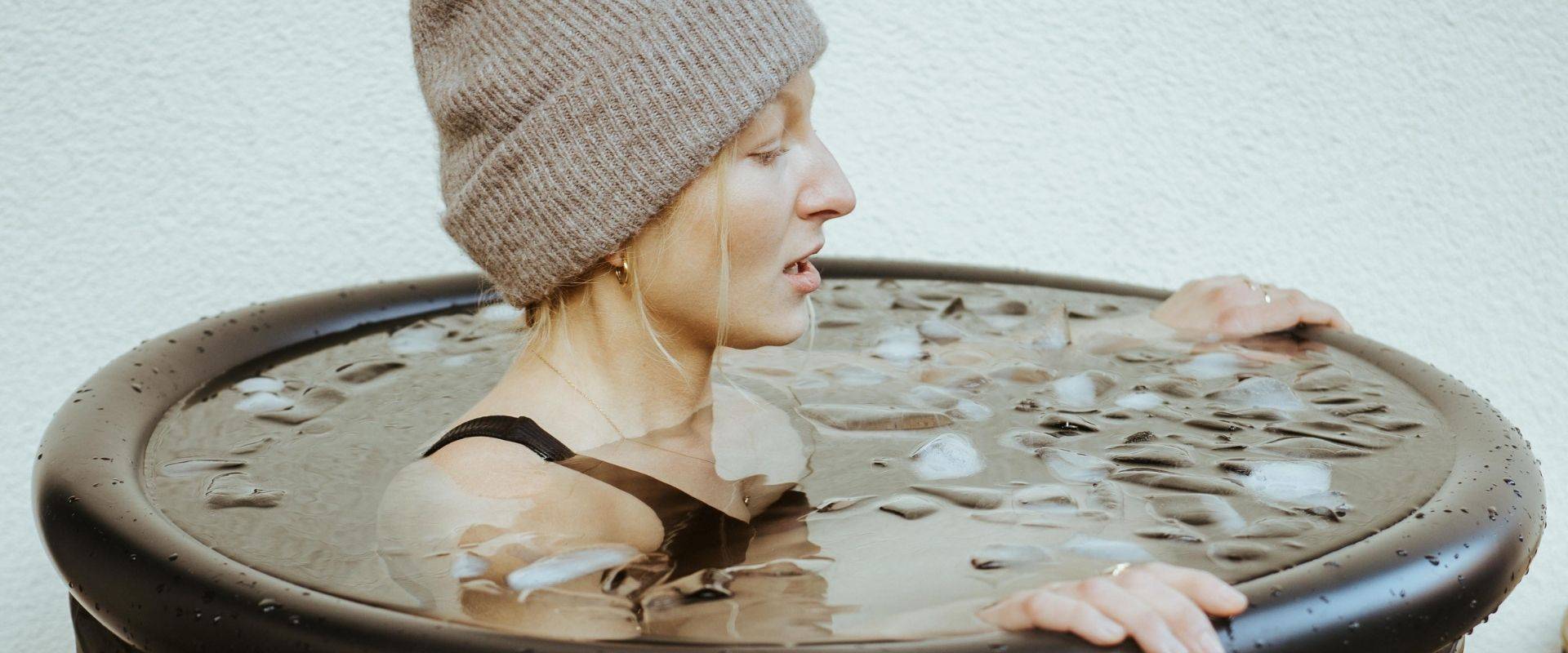 Drei Arten von Atmung, die mir beim Eisbaden helfen können