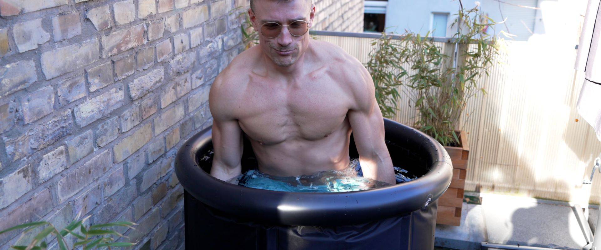 🥶 Felix der Podcaster testet Triggerdinger® Recovery Tub